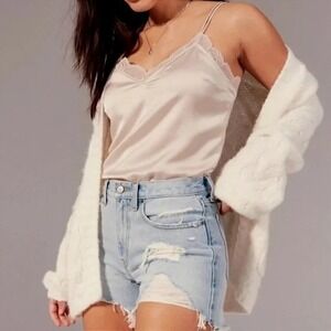Abercrombie & Fitch Curve Love High Rise 4" Short Womens 26/2 Light Wash EUC